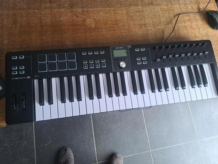Arturia Keylab Essential 49 midi controller, Muziek en Instrumenten, Midi-apparatuur, Zo goed als nieuw, Ophalen