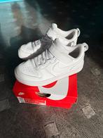 Witte sneakers Nike maat 28,5, Kinderen en Baby's, Ophalen of Verzenden, Zo goed als nieuw, Nike, Jongen of Meisje