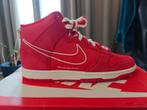 Nike Dunk High First Use Red EU45, Ophalen of Verzenden, Nieuw