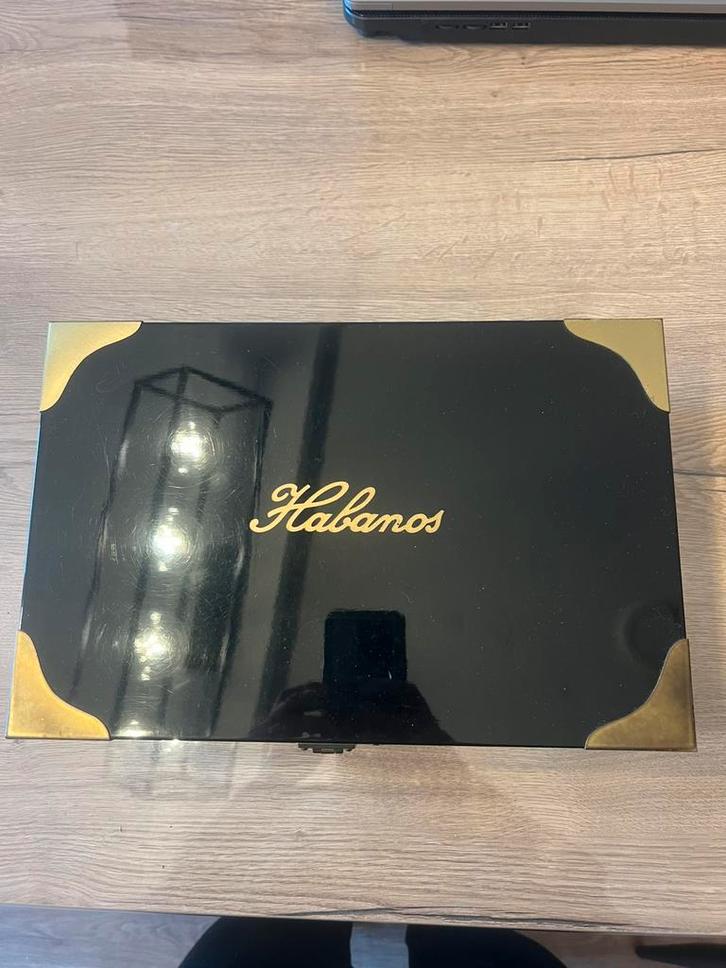 Humidor voor sigaren, Verzamelen, Rookartikelen, Aanstekers en Luciferdoosjes, Zo goed als nieuw, Ophalen of Verzenden