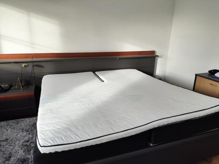 2 persoonbed, ombouw, electrische lattenbodems, verlichting, Huis en Inrichting, Slaapkamer | Bedden, Zo goed als nieuw, 180 cm