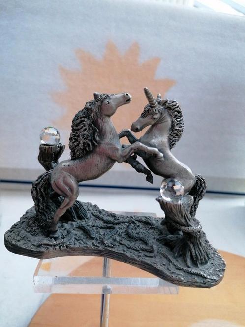 Tin. The meeting of the unicorns. Tudor Mint. Myth&Magic., Collections, Statues & Figurines, Utilisé, Enlèvement ou Envoi
