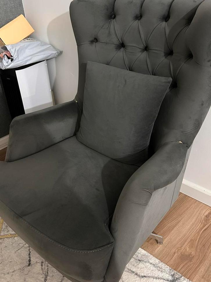 Contenu de l'équipe :  • 2 grands canapés  • 1 berjer simple, Maison & Meubles, Chambre à coucher | Lits boxsprings, Comme neuf