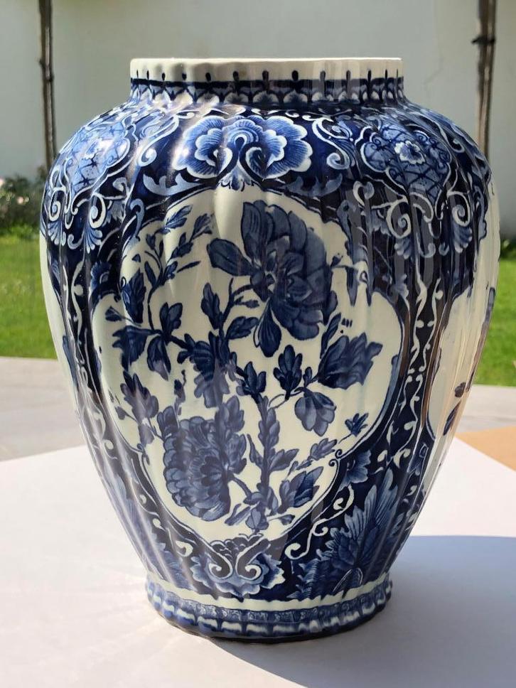 Delftse vaas Royal Sphinx Maastricht - 31 cm, Antiek en Kunst, Antiek | Keramiek en Aardewerk, Ophalen of Verzenden