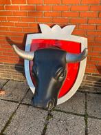 Trophée décoratif en forme de tête de taureau (100 cm), Enlèvement