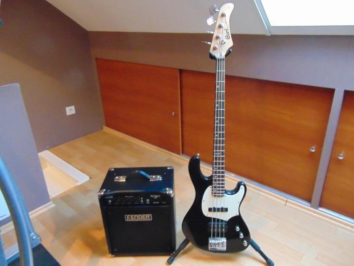 Basgitaar Cort GB34A + Fender Rumble 15 bas Versterker New !, Muziek en Instrumenten, Snaarinstrumenten | Gitaren | Bas, Nieuw