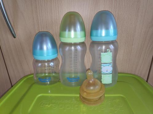 3 flessen Tommee Tippee + 2 nieuwe spenen, in perfecte staat, Kinderen en Baby's, Babyvoeding en Toebehoren, Zo goed als nieuw