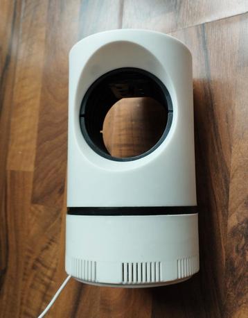 LAMPE UV ASPIRATEUR D INSECTES  beschikbaar voor biedingen