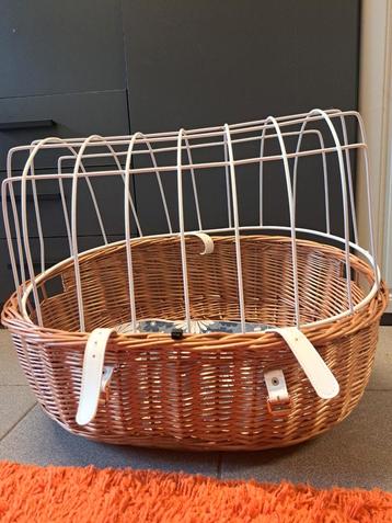 Fietsmand beschikbaar voor biedingen