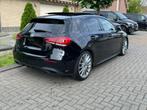 Mercedes A 200 AMG LINE PANORAMADAK LED NAVI CAMERA, Leder en Stof, Zwart, 120 kW, Bedrijf