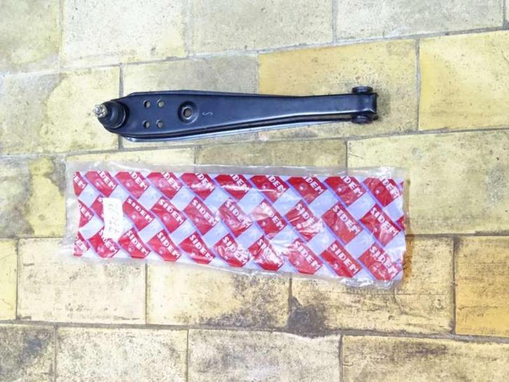 Draagarm links / rechts Suzuki Super Carry nieuw, Auto-onderdelen, Ophanging en Onderstel, Oldtimer onderdelen, Opel, Suzuki, Nieuw