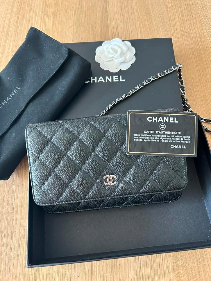 chanel wallet on a chain (woc), Handtassen en Accessoires, Tassen | Damestassen, Zo goed als nieuw, Schoudertasje, Zwart, Ophalen