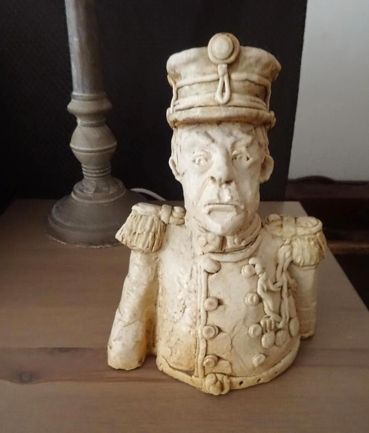 Handgemaakt vintage beeld, officier. Heel gedetailleerd, Verzamelen, Beelden en Beeldjes, Gebruikt, Mens, Ophalen of Verzenden