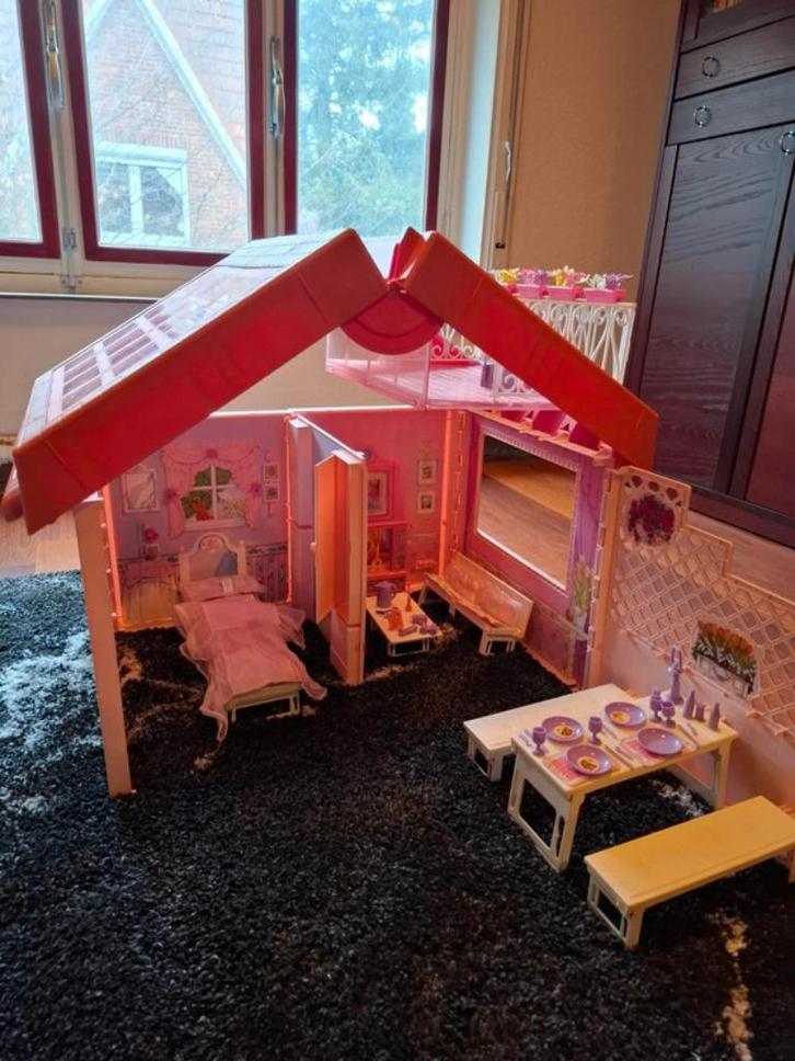 Barbiehuis Fold 'n Fun jaren 90 (1992) met accessoires, Kinderen en Baby's, Speelgoed | Poppenhuizen, Gebruikt, Poppenhuis, Ophalen