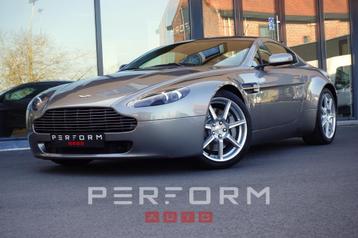 ASTON MARTIN 4.3i V8 VANTAGE*MANUEEL*NIEUWSTAAT* + 1J GRNT, Auto's, Aston Martin, 4282 cc, Leder, Handgeschakeld, 2 zetels