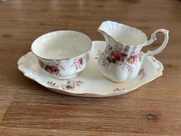 Ensemble crème Royal Albert (Lavender Rose), 3 pièces, Enlèvement ou Envoi, Comme neuf, Porcelaine, Autres types