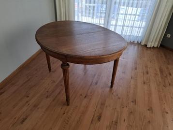 Eiken ovale tafel