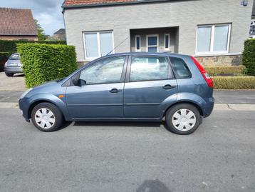 Ford fiesta 1.4tdci airco contrôle technique ok prêt à immat