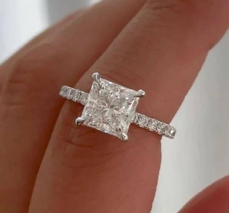 Nieuwe ring, 5 karaat!, Bijoux, Sacs & Beauté, Bagues, Neuf, Femme, 17 à 18, Blanc, Avec pierre précieuse, Envoi