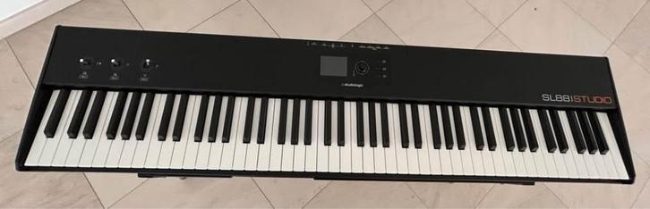 Studiologic sl88 Studio + Hoes (prijs overeen te komen), Muziek en Instrumenten, Piano's, Zo goed als nieuw, Piano, Zwart, Ophalen