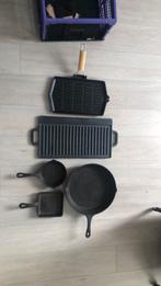 Set van 5 gietijzeren pannen, Huis en Inrichting, Keuken | Potten en Pannen, Ophalen, Zo goed als nieuw, Gietijzer, Koekenpan of Braadpan