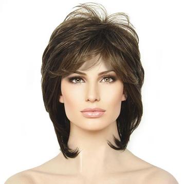 Moderne pruik kort haar in laagjes kleur RM73 beschikbaar voor biedingen