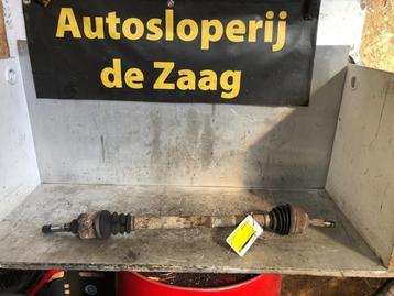Aandrijfas rechts-voor van een Peugeot 208 beschikbaar voor biedingen