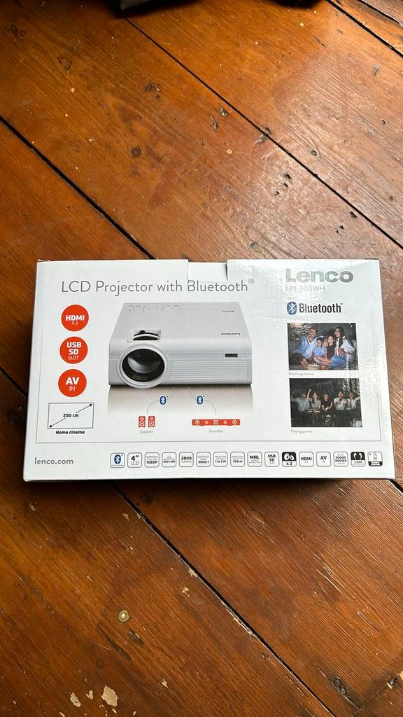 Lenco LPJ-300 projector / beamer, Audio, Tv en Foto, Beamers, Zo goed als nieuw, LCD, Ophalen