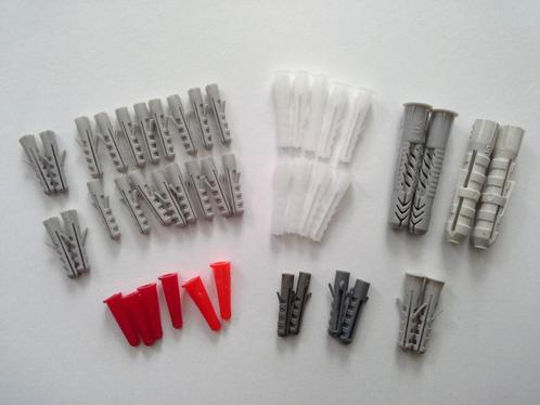 45 chevilles en nylon variées neuves - 10 types différents, Hobby en Vrije tijd, Knutselen, Nieuw, Ophalen of Verzenden