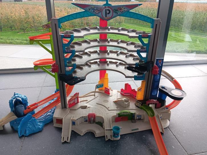 hot wheels garage, Kinderen en Baby's, Speelgoed | Racebanen, Zo goed als nieuw, Racebaan, Handmatig, Hot Wheels, Ophalen