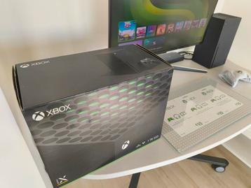 Xbox series x met ongebruikte originele controller. beschikbaar voor biedingen