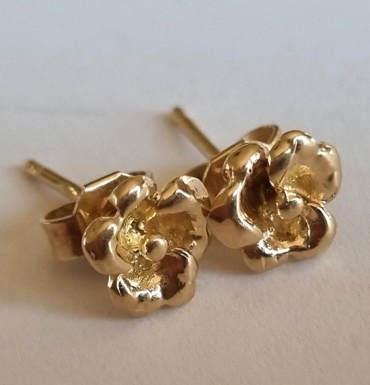 18K Gouden Stekers Bloemen 750 Goud Oorbellen, Handtassen en Accessoires, Oorbellen, Zo goed als nieuw, Goud, Goud, Ophalen of Verzenden