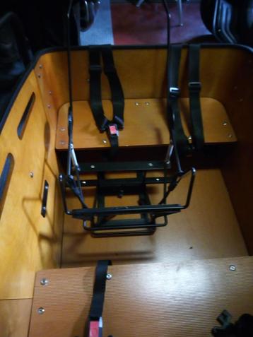 Maxi cosi houder voor fiets of bakfiets beschikbaar voor biedingen