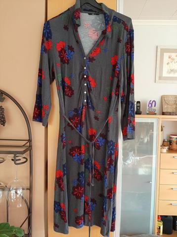 Robe tons gris à fleurs - HEMA - Taille L (42) beschikbaar voor biedingen