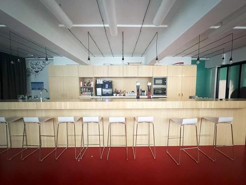 Keuken uitgerust met bierpompen en huishoudelijke apparaten, Huis en Inrichting, Keuken | Complete keukens, Gebruikt, Enkelwandige keuken