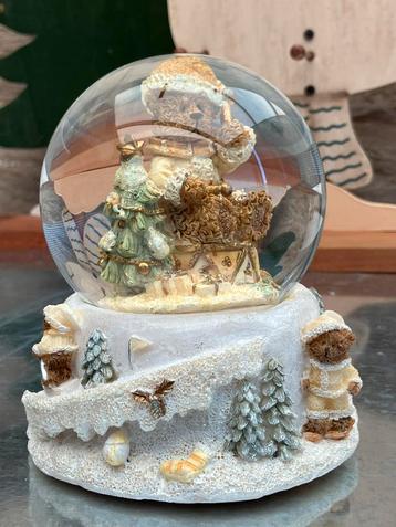Grote Snowglobe - sneeuwbol kerst met muziekje beschikbaar voor biedingen