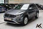 Volkswagen T-Roc 1.5 TSI Style DSG NIEUW - NAVI SMART / CAME, Auto's, Volkswagen, Stof, 4 cilinders, USB, Bedrijf