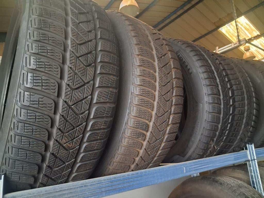 Pirelli sottozero 215/55R17 94H, Enlèvement ou Envoi, Pirelli, Washautomettet@gmail.com, Rue de Morialmé 6
