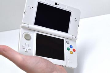 New Nintendo 3DS - Limited Edition | + EXTRA accessoires beschikbaar voor biedingen