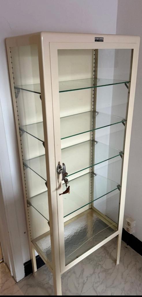 Ancienne vitrine pharmacie., Maison & Meubles, Armoires | Vitrines, Comme neuf, 150 à 200 cm, 50 à 100 cm, 25 à 50 cm, Avec porte(s)