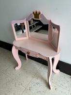 Kubus kast ,  een kinderkeuken en een klein bureau, Enlèvement, Comme neuf