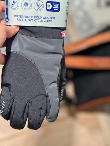 Gants waterproof et coupe vent pour vélo  beschikbaar voor biedingen