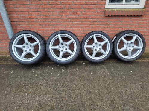 Originele set Porsche 18 inch winterbanden voor 911 997 996, Auto-onderdelen, Banden en Velgen, Band(en), Winterbanden, 18 inch