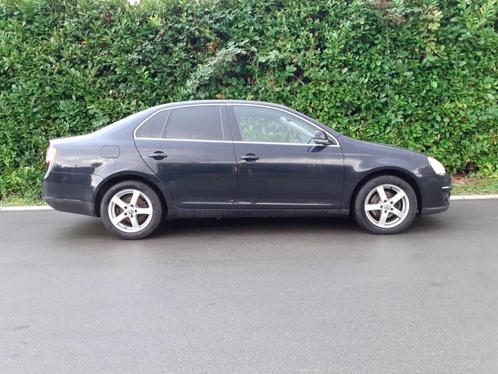 VW JETTA 1.6 CR TDi GPS 🌍 AIRCO ❄️ trekhaak 👍, Auto's, Volkswagen, Bedrijf, Te koop, Jetta, ABS, Airbags, Airconditioning, Boordcomputer