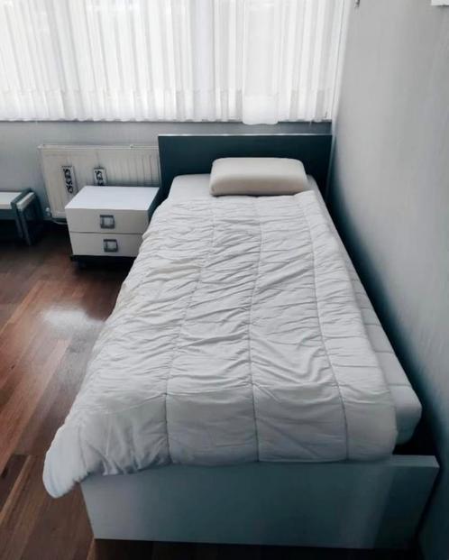 1 persoonsbed + nachtkast, Huis en Inrichting, Slaapkamer | Bedden, Ophalen