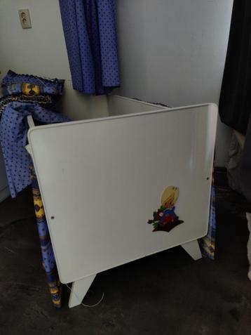 Sprookjesachtig vintage kinderbedje met hemel en bijpassende, Huis en Inrichting, Slaapkamer | Bedden, Ophalen, Wit, 190 cm of minder