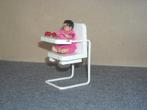 Kinderstoel met Lundby baby popje, Verzamelen, Poppenhuizen en Toebehoren, Ophalen of Verzenden, Gebruikt, Popje