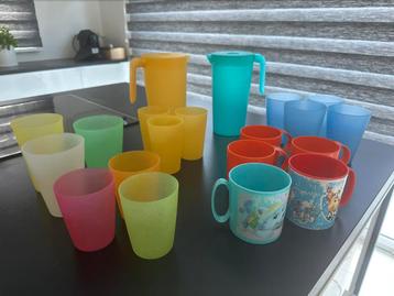 Lot de vaisselle en plastique beschikbaar voor biedingen