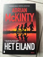 Adrian McKinty - Het eiland, Livres, Thrillers, Comme neuf, Adrian McKinty, Enlèvement