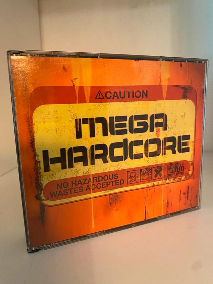 Mega Hardcore - France 2003, CD & DVD, CD | Dance & House, Utilisé, Coffret, Envoi